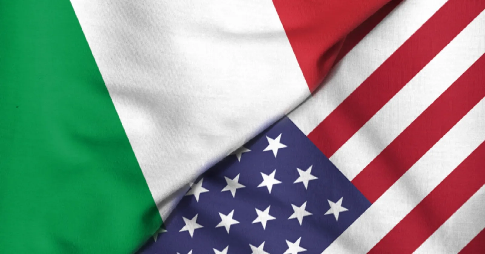 La bandiera italiana e quella degli Stati Uniti affiancate